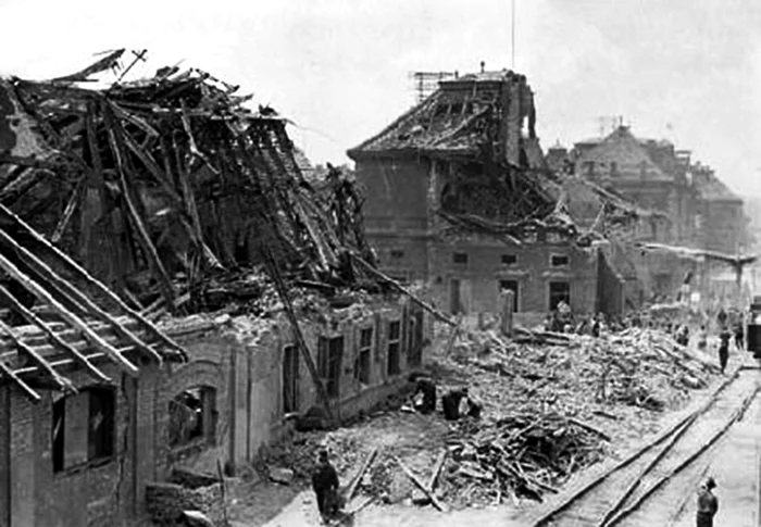 Gara a fost bombardată în 1944