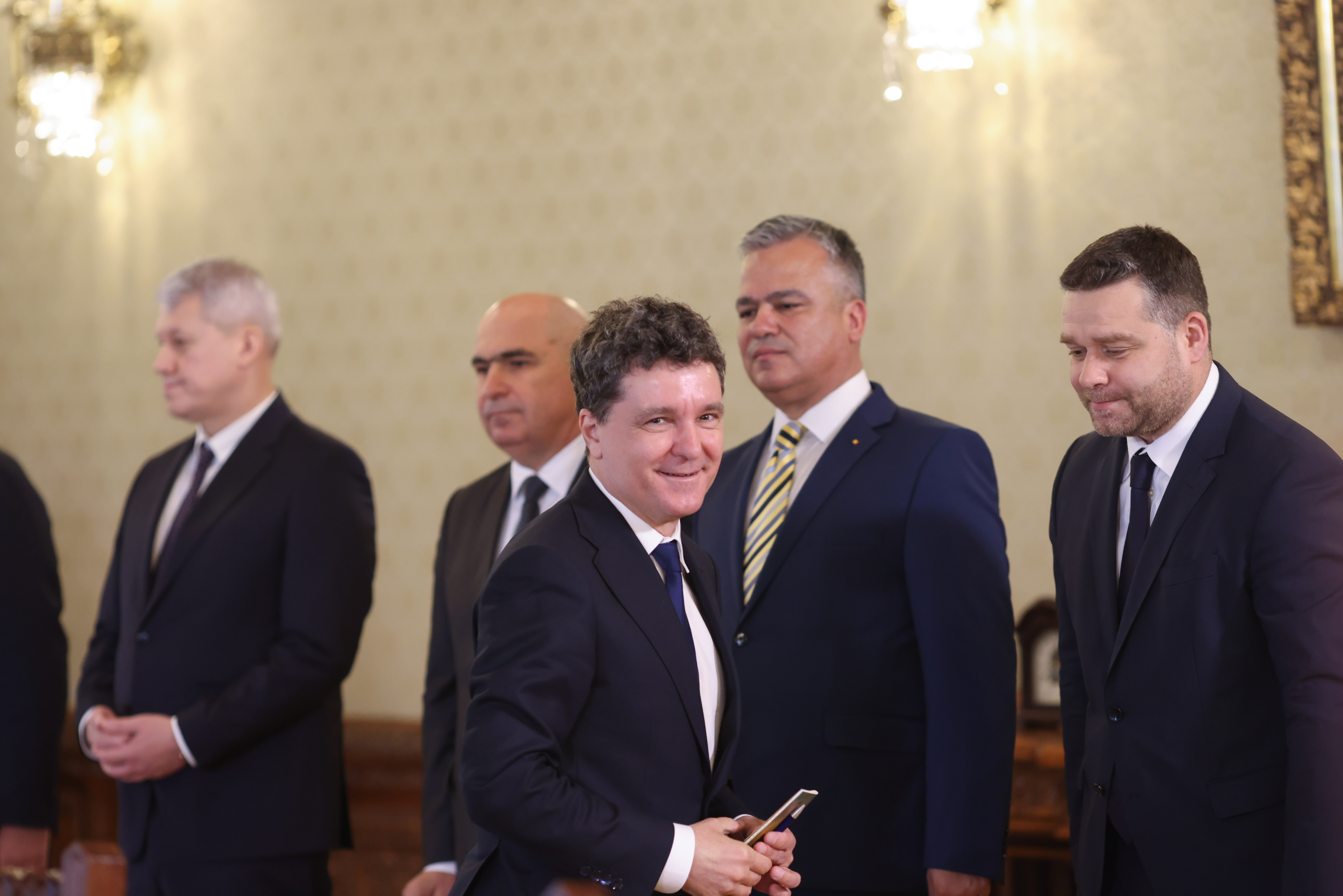 Adrian Veștea cu delegația PNL la Cotroceni - Nicușor Dan FOTO INQUAM / GEORGE CALIN 