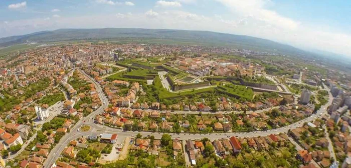 Vedere aeriană a oraşului Alba Iulia. Foto: Romulus Oprişcan