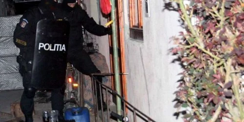 Poliţiştii şi procurorii au percheziţionat sediile a trei firme din Sălaj