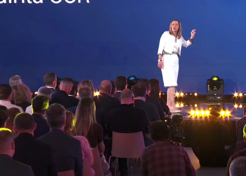 „România merită mai mult decât bani furați cu portbagajul”. USR și-a prezentat planul de țară