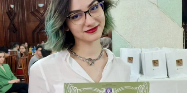 Elena Pîrlici   olimpica la biologie jpg