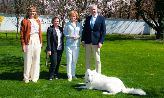 Alma, cainele Majestatii Sale Margareta, rasfatata Familiei Regale Daniel Angelescu, Casa Majestatii Sale (6) jpg