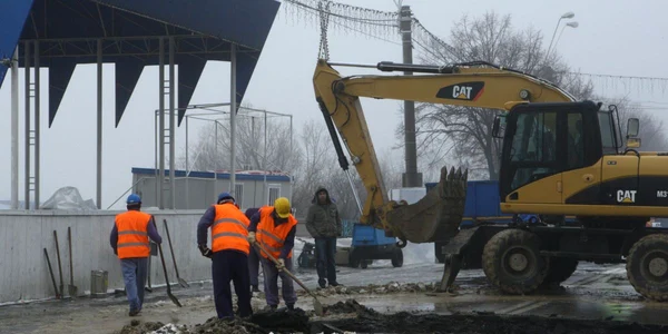 Craterul din dreptul Elicei va produce în continuare neplăceri şeferilor gălăţeni Foto:Corina Tătaru