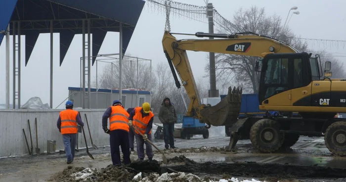 Craterul de pe Faleză creează în continuare neplăceri gălăţenilor