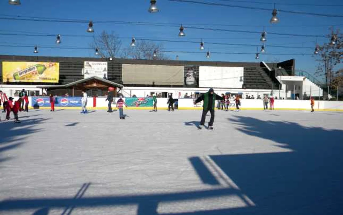 Patinoarul Olimpia s-a deschis din 28 noiembrie. FOTO Adevărul Ploieşti
