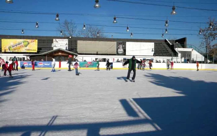 Patinoarul Olimpia s-a deschis din 28 noiembrie. FOTO Adevărul Ploieşti