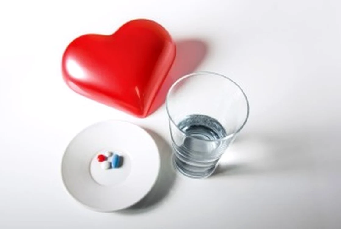 
    Cei care au suferit un infarct sunt nevoiți să ia medicamente tot restul vieții, altfel riscă un al doilea atac de cord.www.clicksanatate.ro  