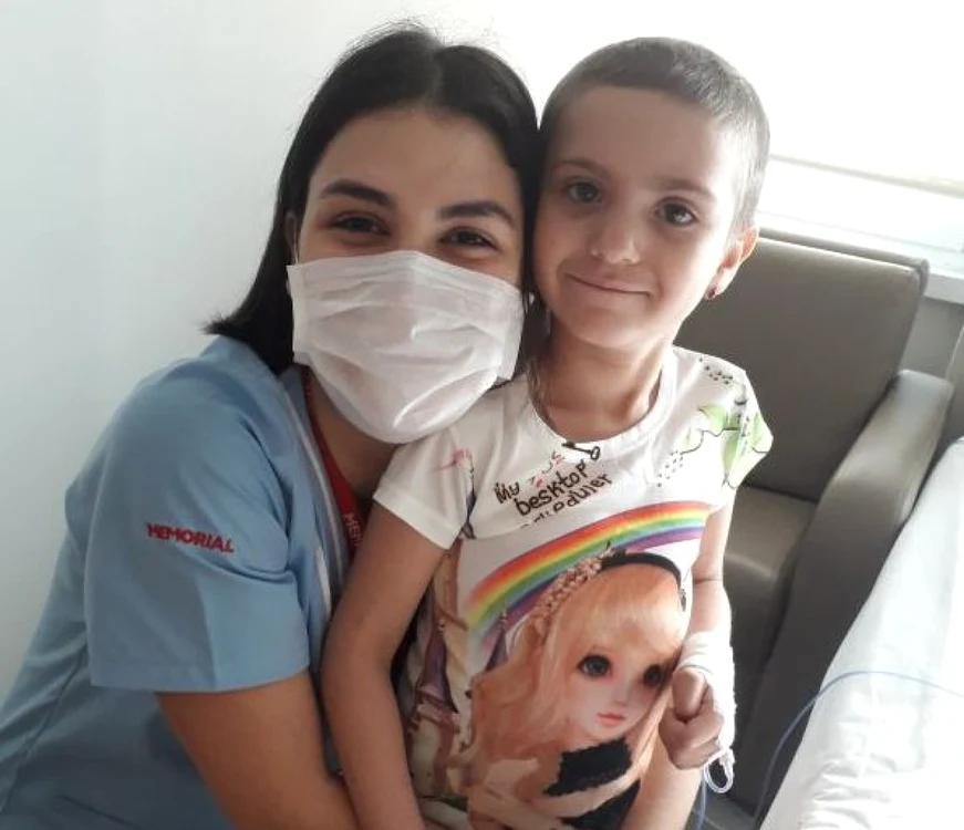 Alina Moisă a stat cu fiica, Andreea, 3 ani jumătate prin spitale. FOTO: impreunadininima.ro