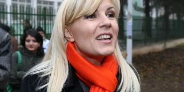 Elena Udrea: "Astăzi într-un hotel intră şi controlează cine vrea"
