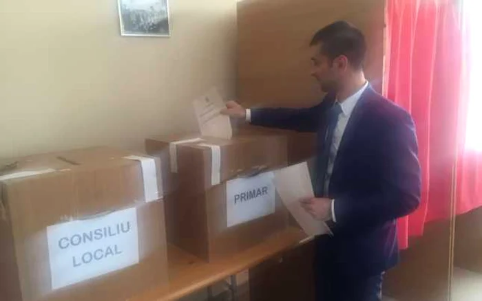 Gabriel Zetea, preşedintele PSD, a votat la Seini    Foto: PSD Maramureş