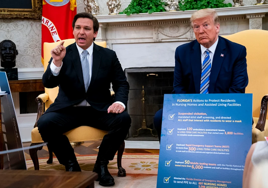 Ron DeSantis l-a atacat pe Donald Trump