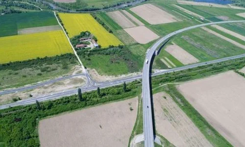 Descoperire importantă   peste 100 de morminte, locuinţe din trei epoci, monede şi podoabe  jpeg