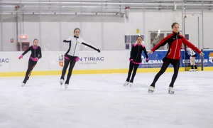 180 de concurenți din 19 țări participă la competiția de patinaj artistic jpeg