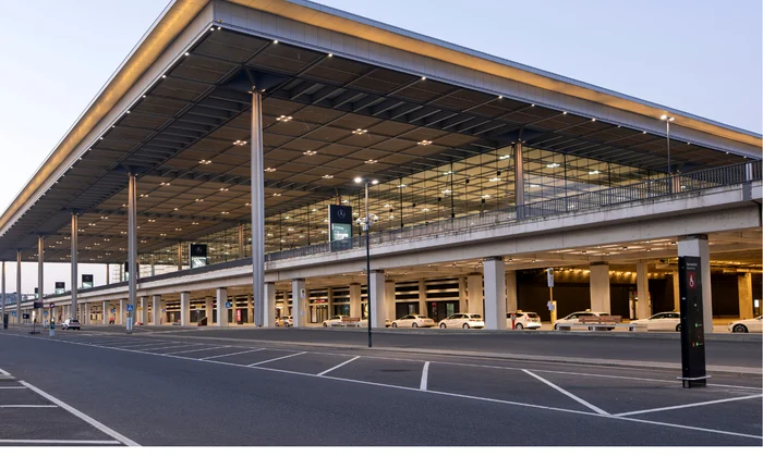 aeroportul berlin Brandenburg foto wikipedia png