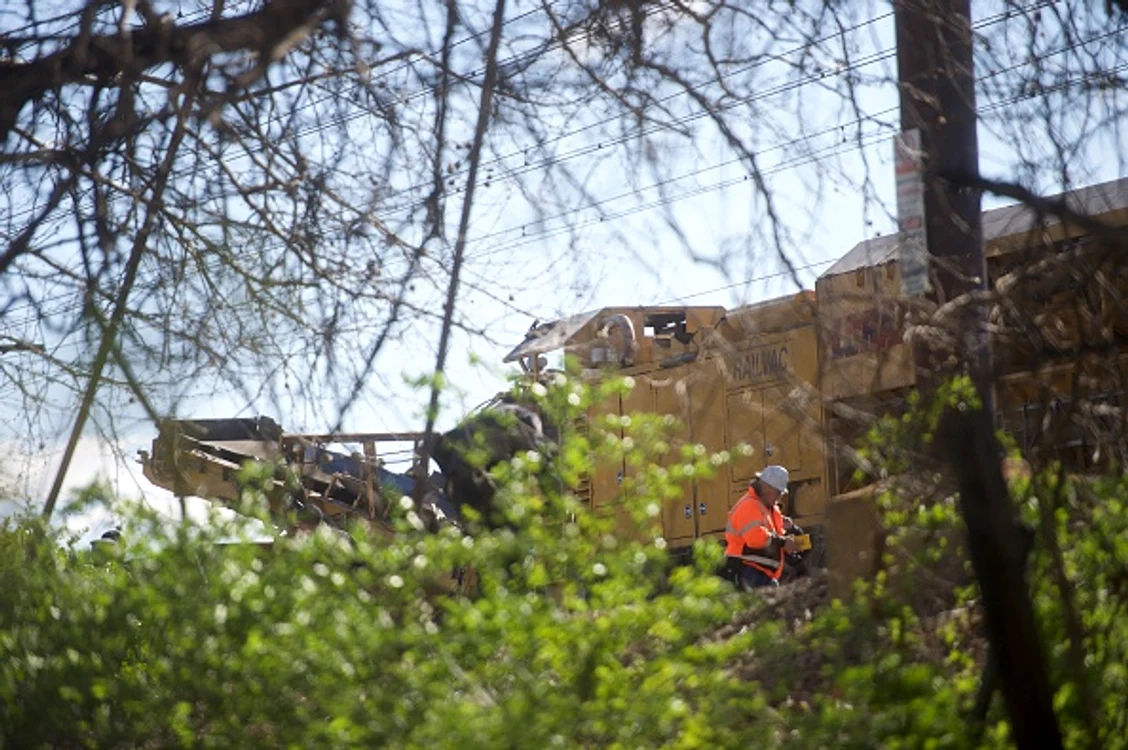 TRenul a lovit un excavator