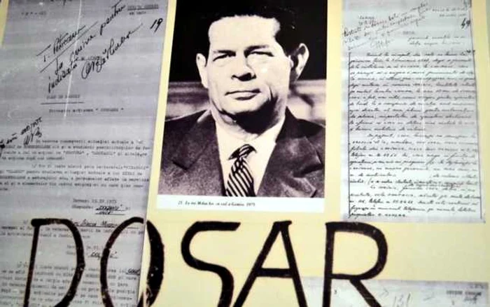 Expoziţia "Regele urmărit. Mihai I al României în dosarele Securităţii"