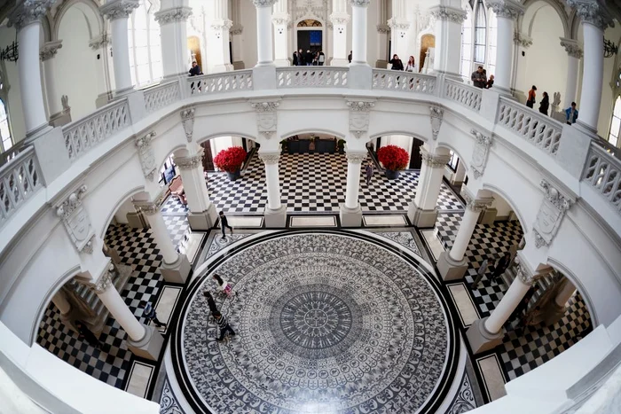 Hol central Palatul Culturii Iași SURSĂ iasi.travel