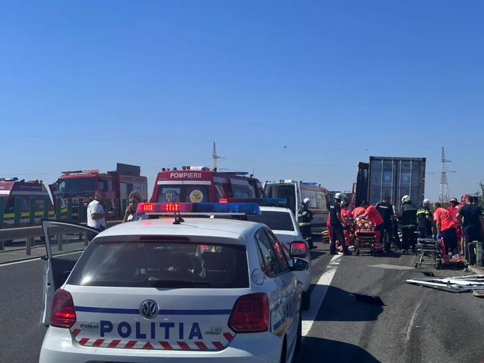 Un copil de 11 ani a murit într-un accident pe autostrada A2 FOTO ISU Dobrogea