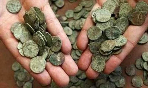 Monede din perioada lui Carausius descoperite in Anglia jpeg