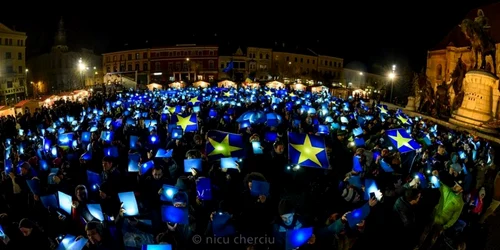 proteste cluj steagul europei. foto nicu cherciu 