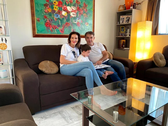Roxana Ciuhulescu si Silviu Bulugioiu in casa noua Ana si Cezar (1) jpg