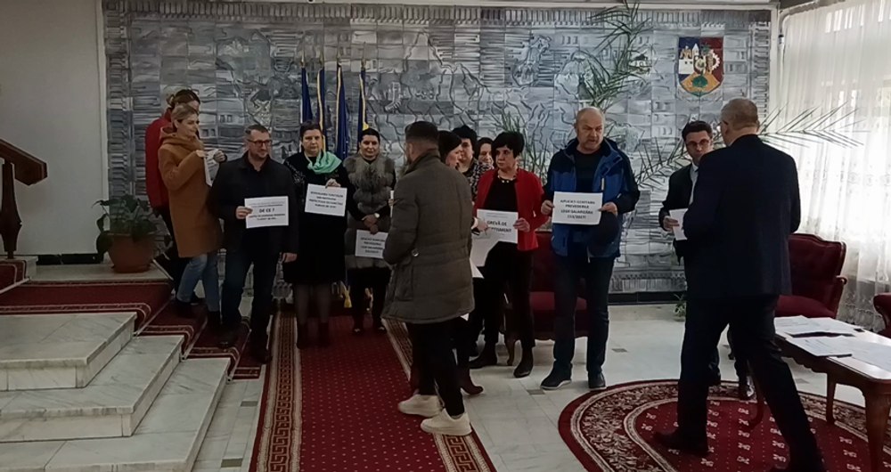 Alegerile europarlamentare, amenințate cu un blocaj de către funcționarii din prefecturi VIDEO