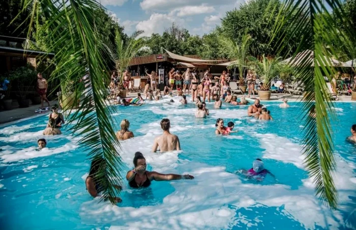 Piscina Daimon Club