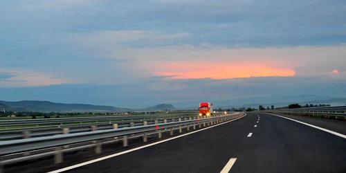 Autostrada Foto Daniel Guță ADEVĂRUL JPG