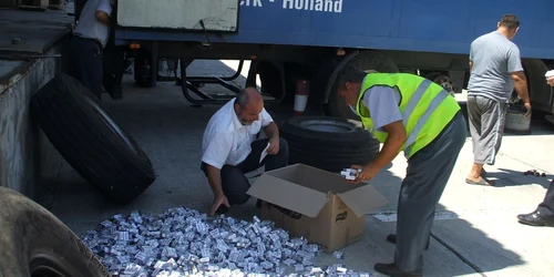 Ţigări confiscate de poliţişti