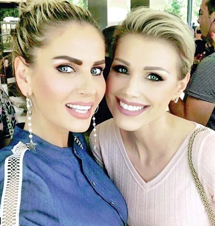 Andreea şi Cristina  s-au întâlnit recent  la un eveniment