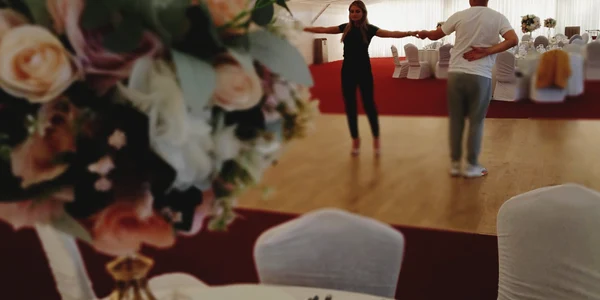 pregatiri dansul mirilor   foto arhiva madalina dozescu (10) jpeg
