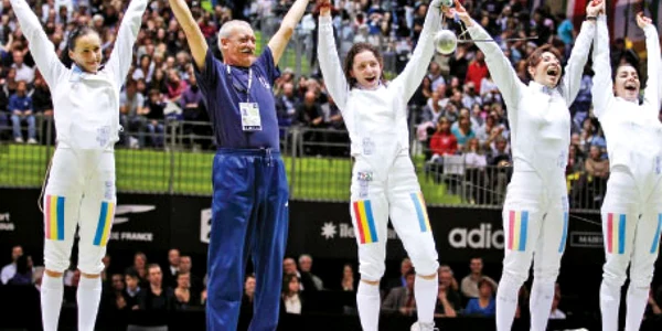 Prima treaptă a podiumului este cea mai „dulce“ amintire a spadasinelor române de la Campionatele Mondiale de la Paris