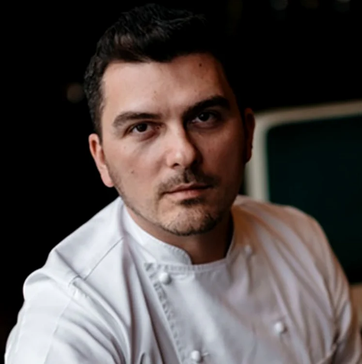 Bogdan Dănilă a obţinut prima stea Michelin la restaurantul Clocktower din New York. FOTO: Arhiva personală
