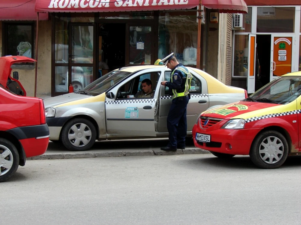 Activitatea de taximetrie, verificată de poliţişti FOTO Arhivă IPJ Mehedinţi