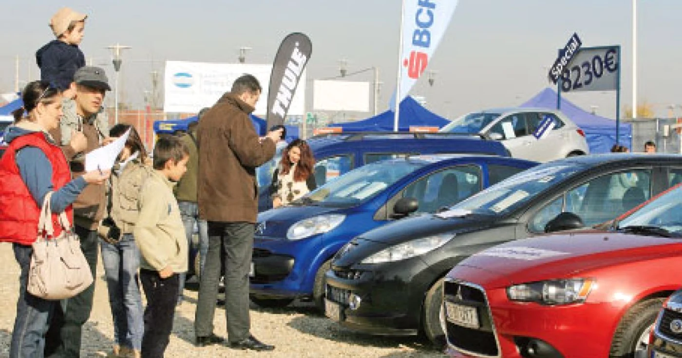 Cumpărătorii de autoturisme vor scoate de anul viitor  mai mulţi bani din buzunare