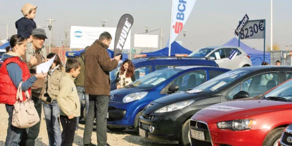 Cumpărătorii de autoturisme vor scoate de anul viitor  mai mulţi bani din buzunare