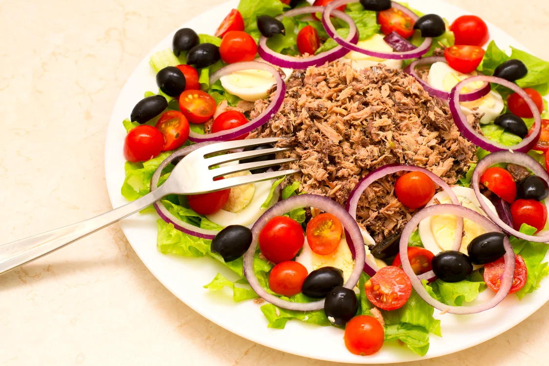
    Salată bogată  