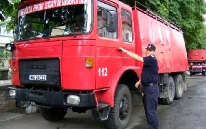 Iaşi: Şcoala din Poiana a luat foc