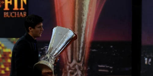 Trofeul Liga Europa a fost adus la București * Foto: Marian Burlacu