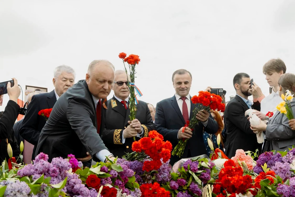 Printre participanți s-a numărat și diplomatul ruse Oleg Ozerov. FOTO: Facebook.com/ Igor Dodon
