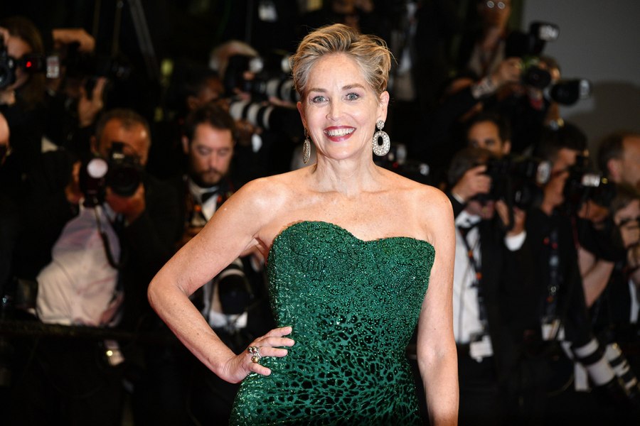 Sharon Stone a făcut public numele producătorului care i-a cerut să facă sex cu un coleg de scenă, dar şi numele actorului implicat VIDEO