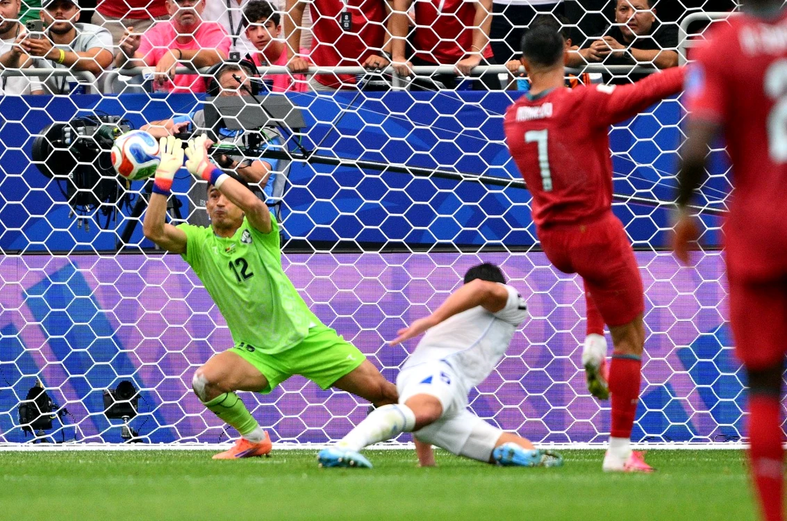Cristiano Ronaldo a șutat frecvent la poartă în meciul cu Uzbekistan (Foto: EPAImages)