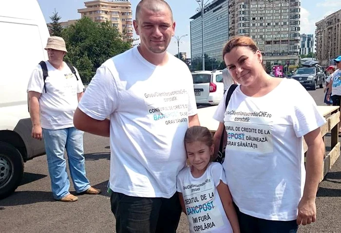 La mitingul de duminică au ieșit în stradă familii întregi, cu mic, cu mare