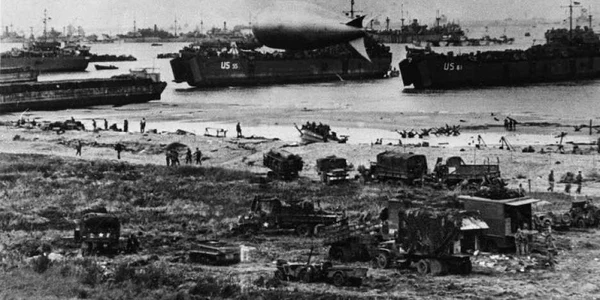 Trupe americane debarcând în Normandia pe 6 iunie 1944 FOTO AFP