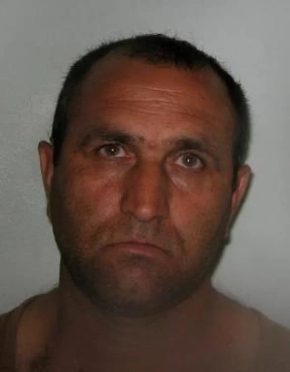 
    Ilie Schian, asistat social în Anglia, trăia pe picior mare în România FOTO: The Independent  