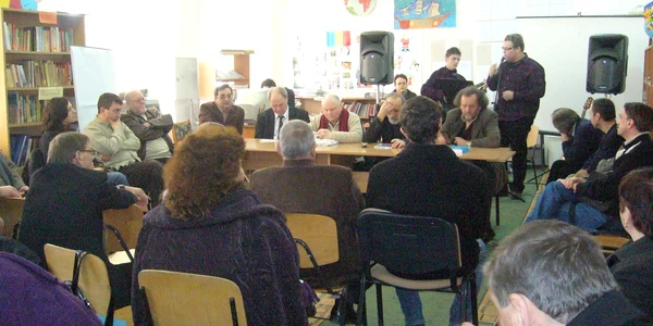 Poeţii şi artiştii de Ia Icarus au fost rasplătiţi cu aplauze
