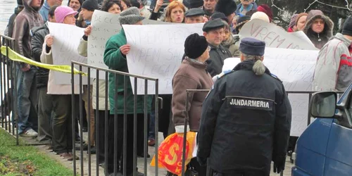 Mitingul a durat două ore