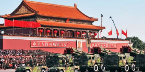 VIDEO Defilare cu fast de Ziua Naţională a Chinei