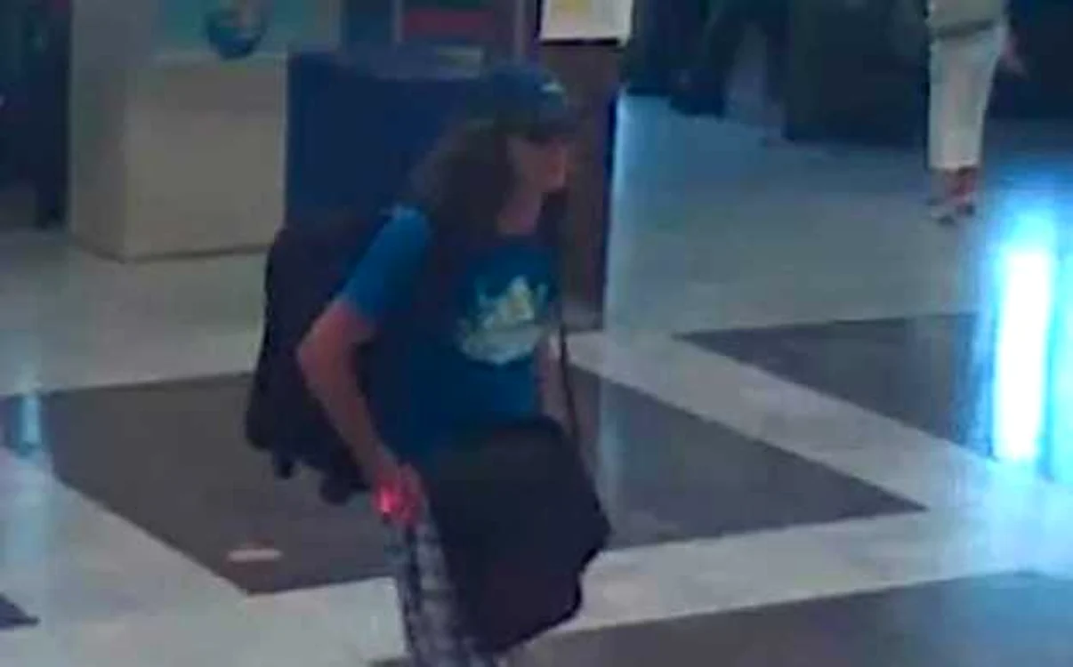 Imaginea atentatorului surprinsă de camerele de luat vederi din aeroport